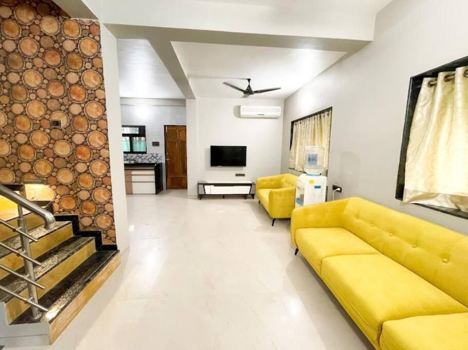 Corner House, Lonavla By Meheru-4 Bhk Villa With Pool ภายนอก รูปภาพ