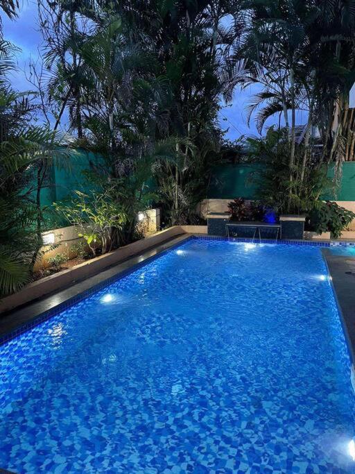 Corner House, Lonavla By Meheru-4 Bhk Villa With Pool ภายนอก รูปภาพ